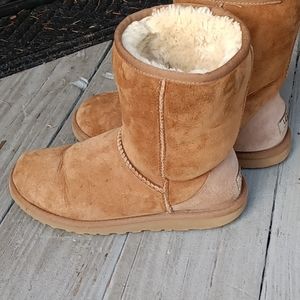 Ugh short boots